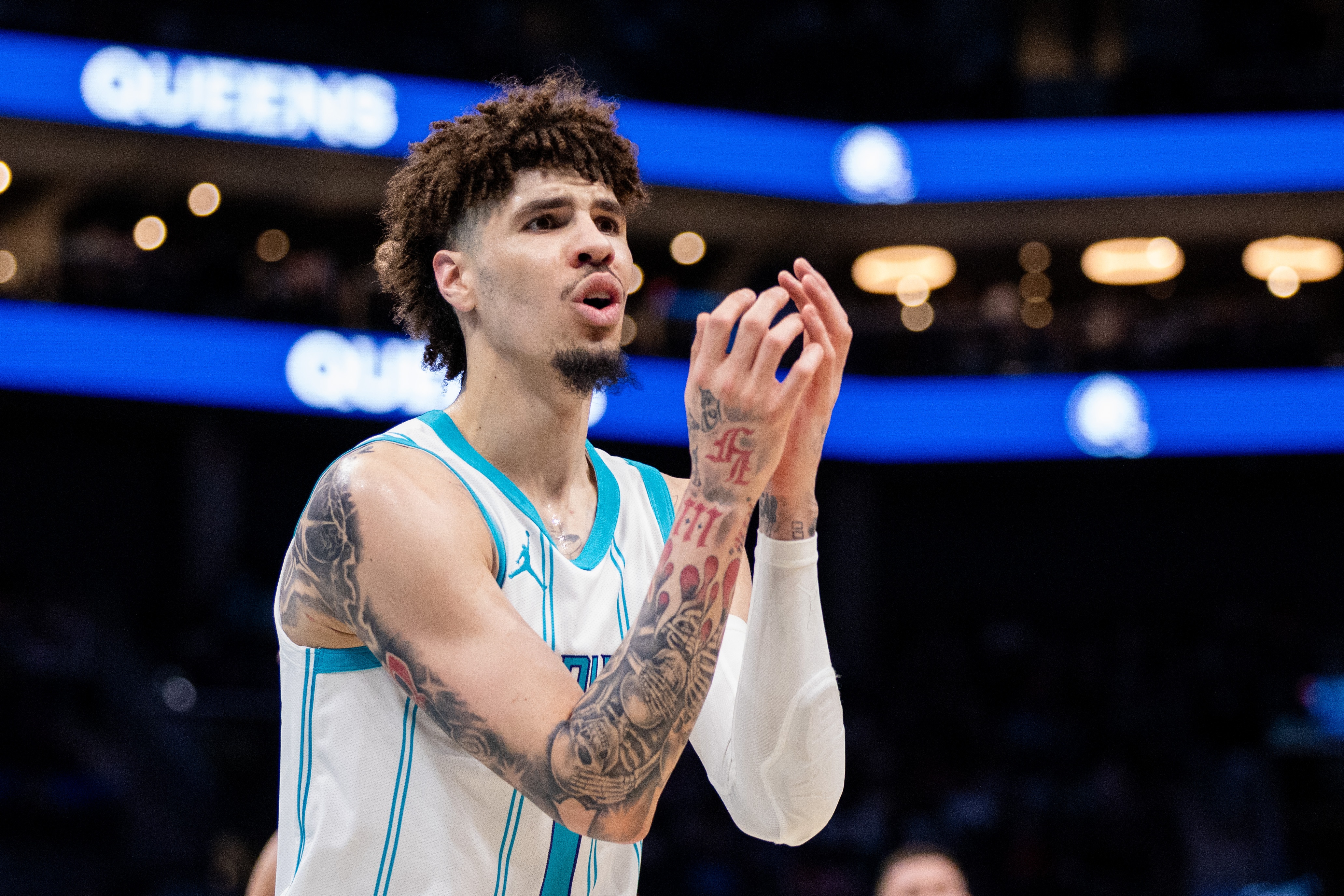 手感不佳!拉梅洛-鲍尔21投6中&三分11投3中 得到25分9助